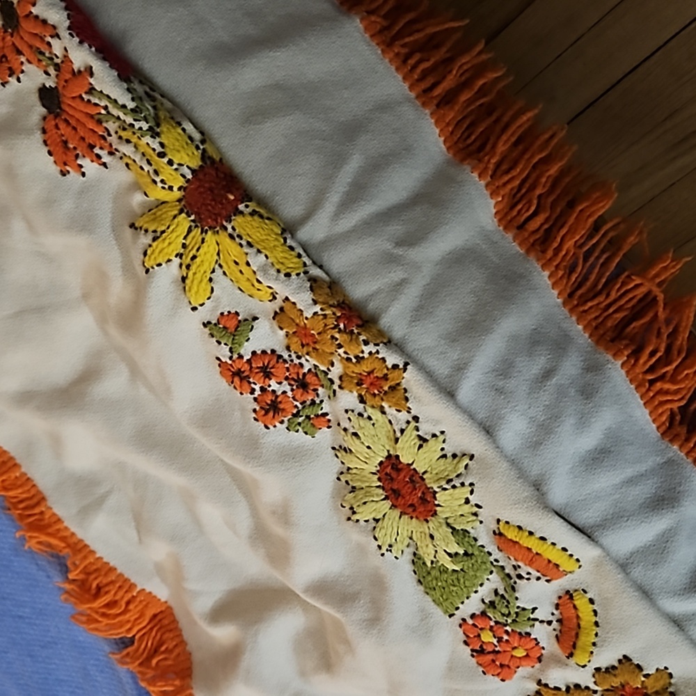 FINAL Needlepoint Hand-.embroidered Fringed Floral bedspread blanket
